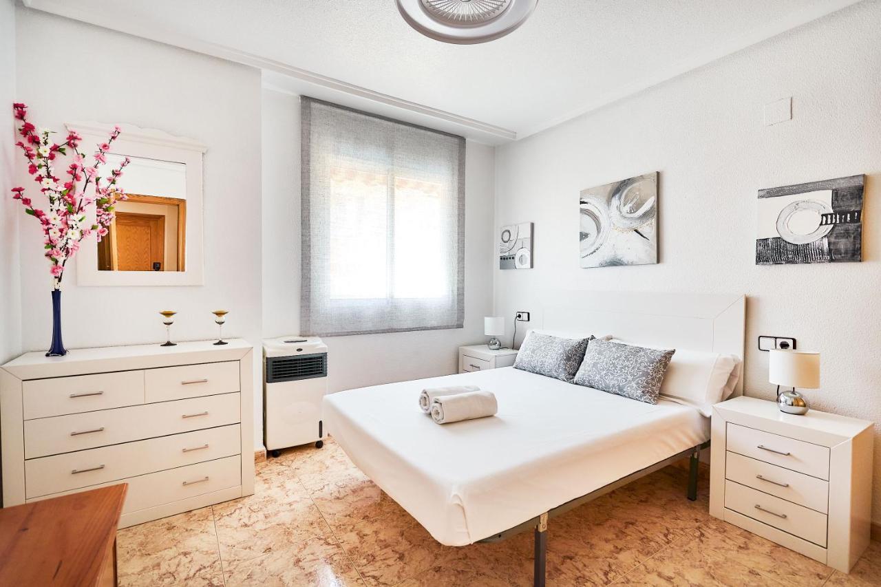 Espanhouse David 2 Bedroom Apartment Torrevieja With Pool Exteriör bild